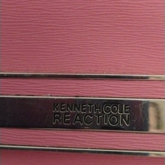Kenneth Cole Reaction wallet - Picture 3 of 3